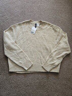 H&M Divided Crew neck Pullover Cropped Sweater XS